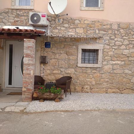 Apartman Lari Vizinada Екстер'єр фото