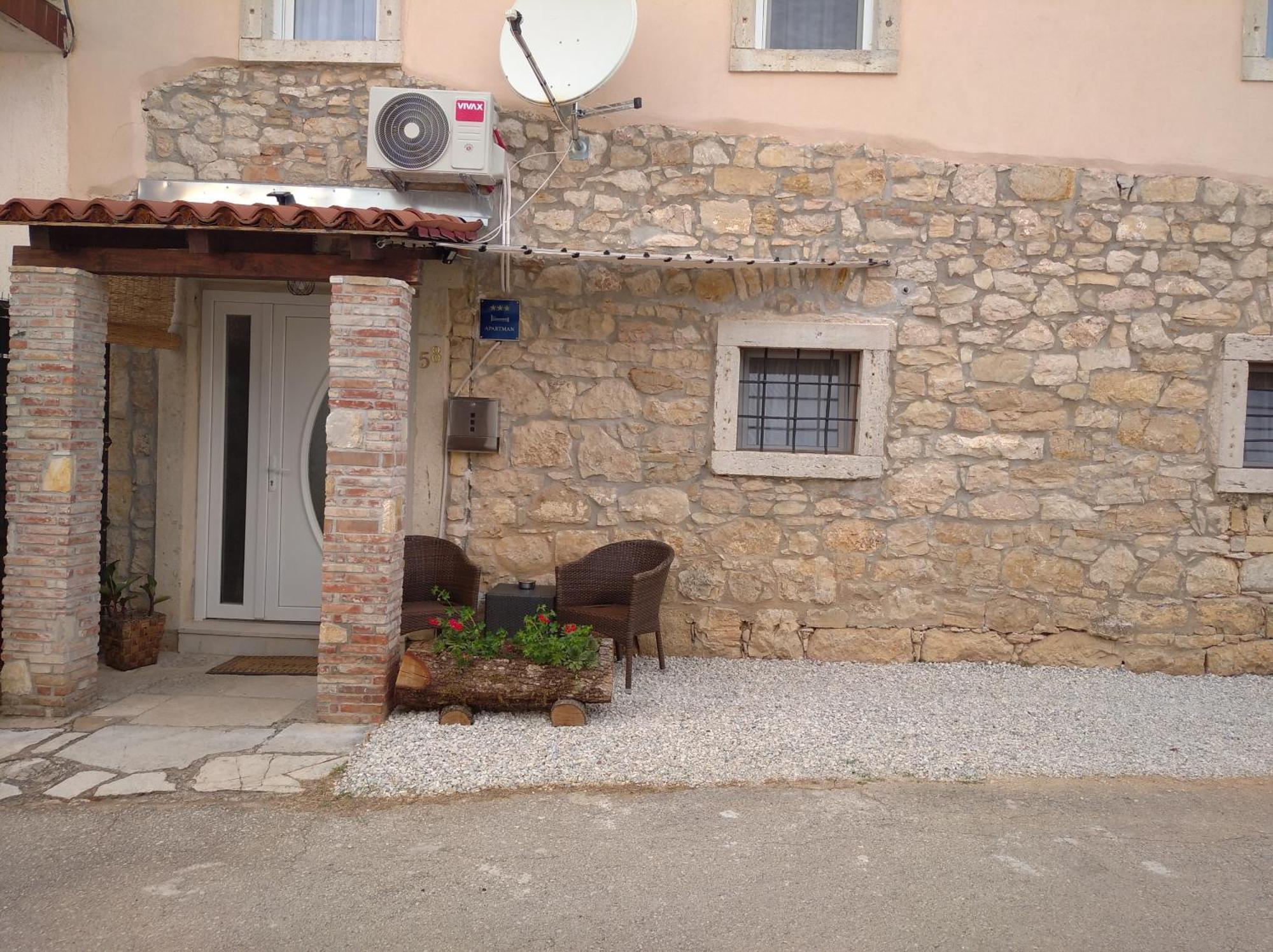 Apartman Lari Vizinada Екстер'єр фото